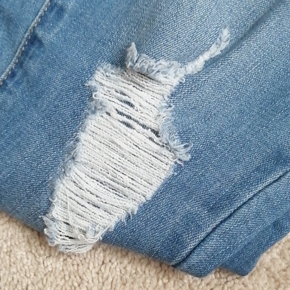 Guess Jeans - Picture 3 of 8